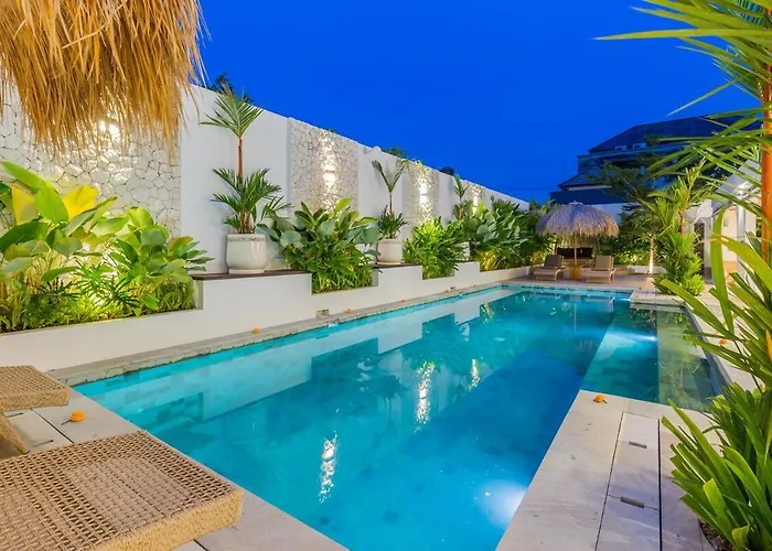 Luna 4br Dual Living, Pool & Bbq スミニャック