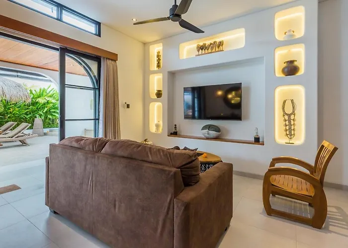 Villa Luna 4br Dual Living, Pool & Bbq *