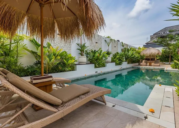 Luna 4br Dual Living, Pool & Bbq * スミニャック