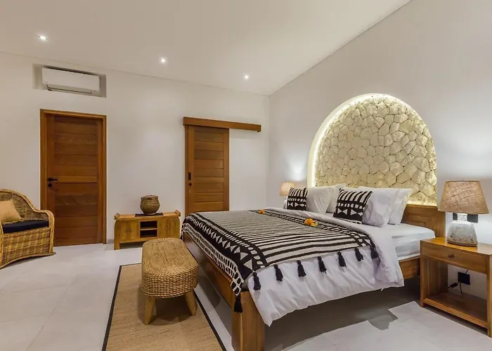 Luna 4br Dual Living, Pool & Bbq Villa *
