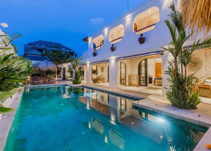 Luna 4br Dual Living, Pool & Bbq Villa Seminyak