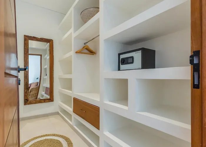 Luna 4br Dual Living, Pool & Bbq Seminyak