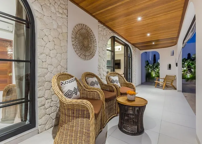 Villa Luna 4br Dual Living, Pool & Bbq *